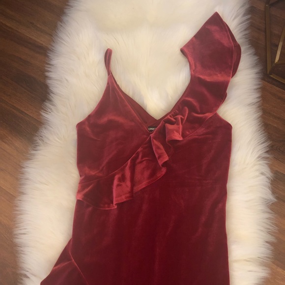 Velvet Ruffle One Shoulder - Picture 3 of 5